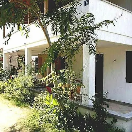 At Sandy Beach Zdrijac 4 Apartment